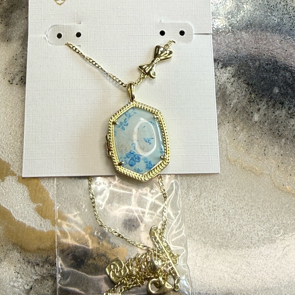 Kendra Scott x LoveShackFancy Gold Floral Locket Necklace NWT Bow Detail